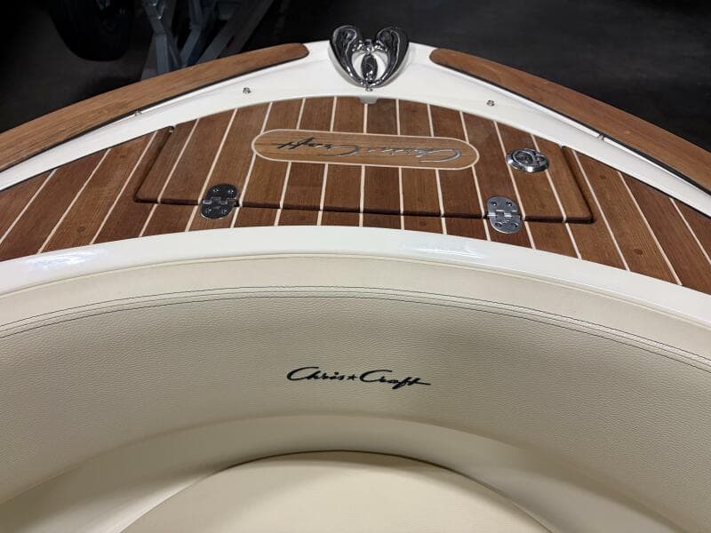 2020 Chris-Craft 