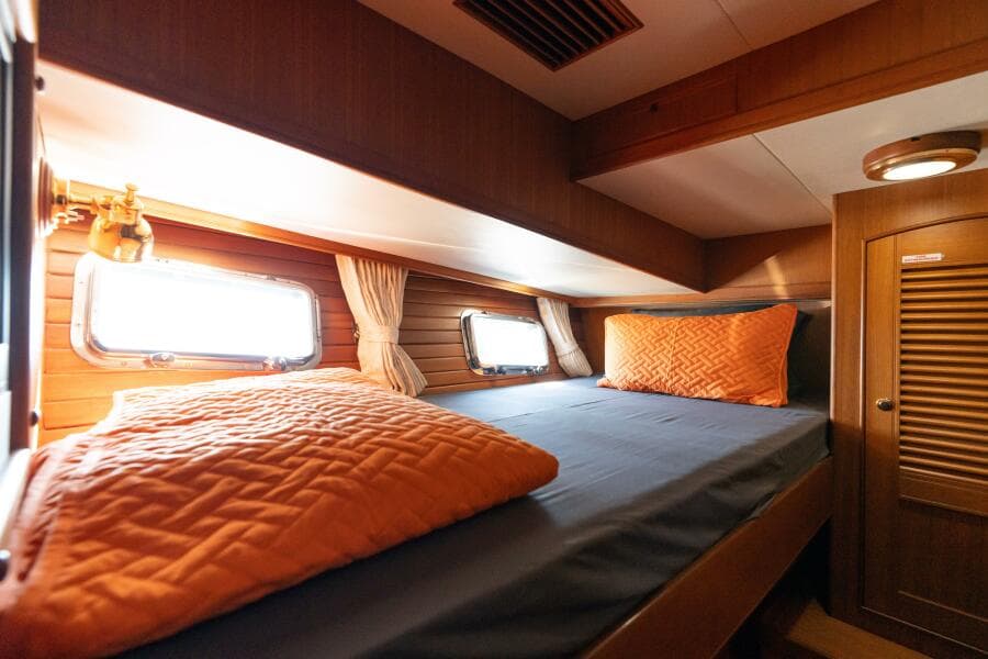 Marlow 72 GRIFFIN - Guest Stateroom Starboard