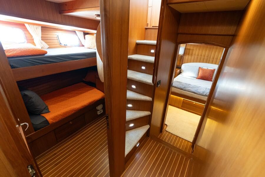 Marlow 72 GRIFFIN - Guest Stateroom Starboard