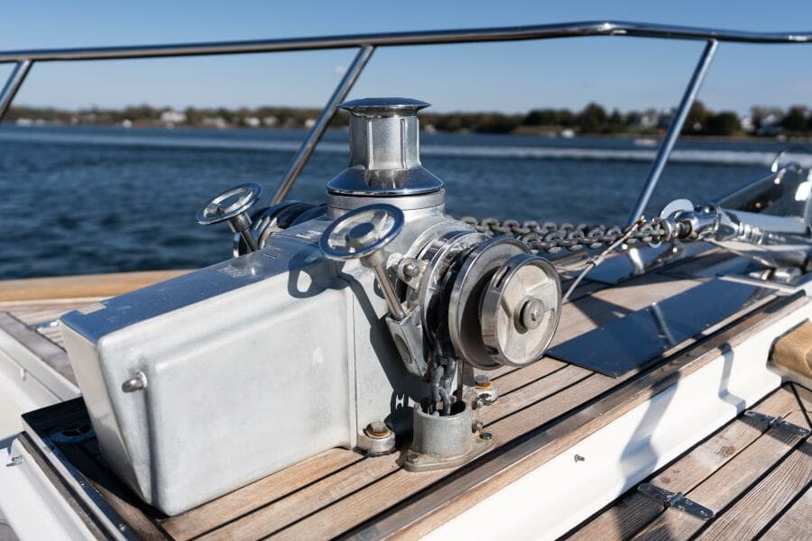 Marlow 72 GRIFFIN - Bow Ground Tackle 