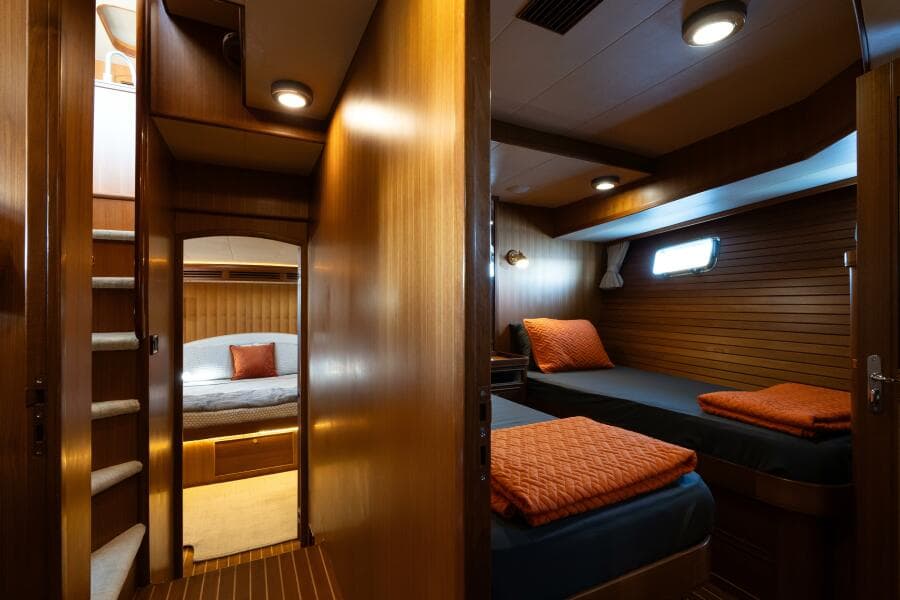 Marlow 72 GRIFFIN - Guest Stateroom Port