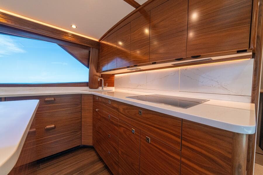 2025 Viking 58 Convertible GAME ON