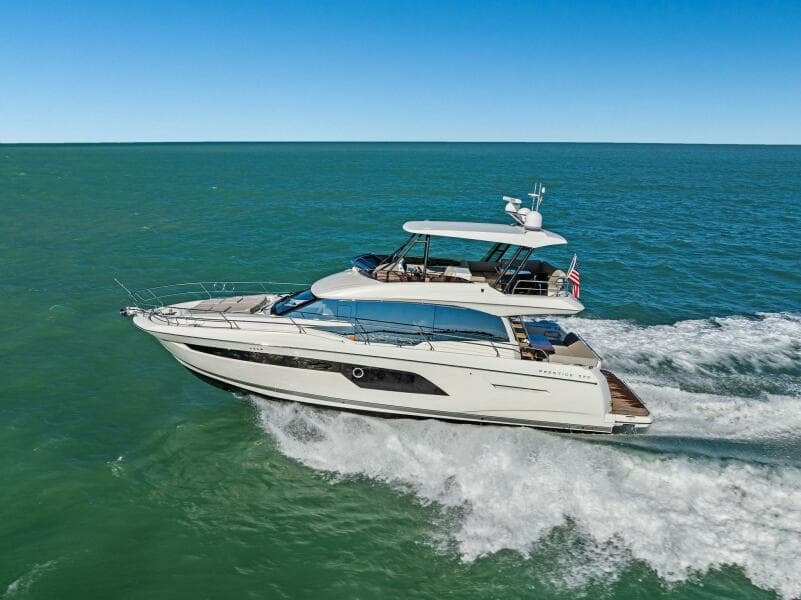 2022 Prestige 520 Flybridge