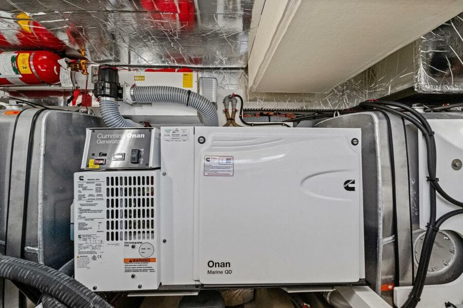 2022 Prestige 520 Flybridge