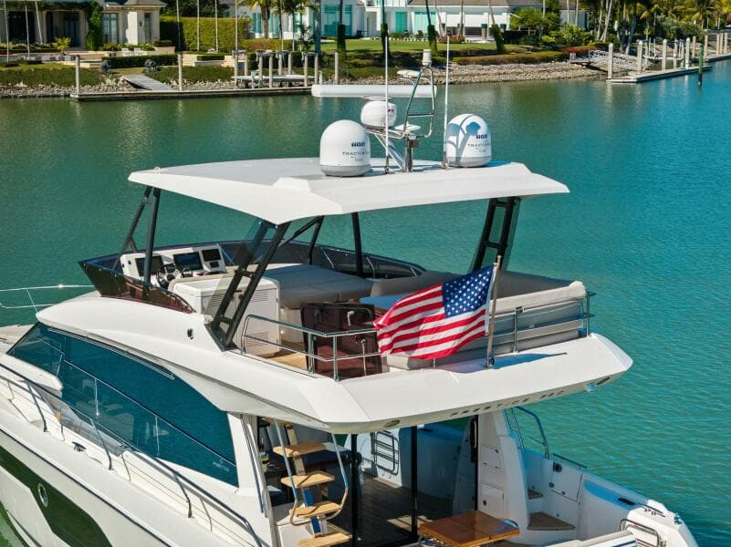 2022 Prestige 520 Flybridge