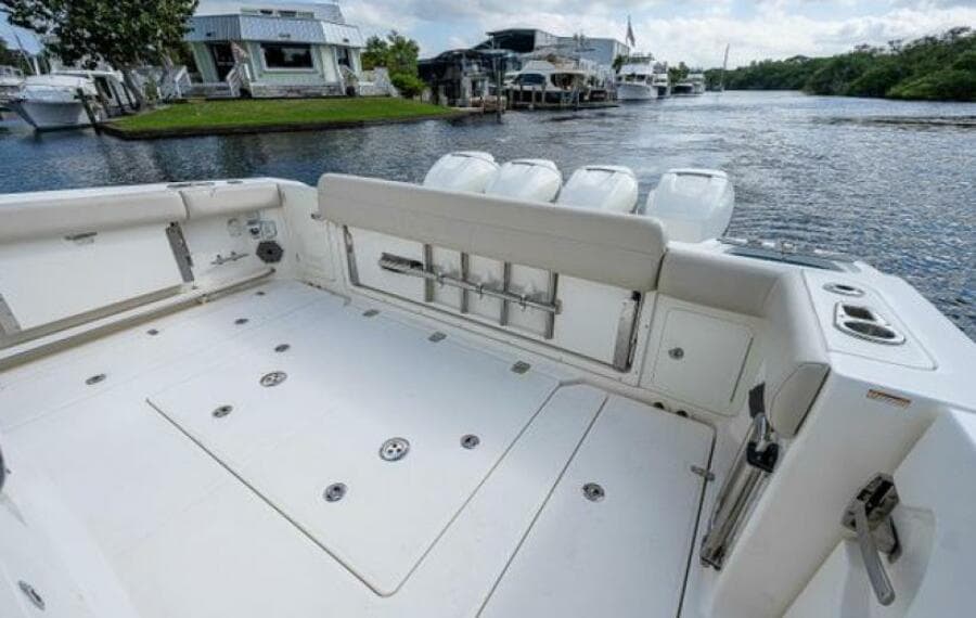 2020 Boston Whaler Outrage