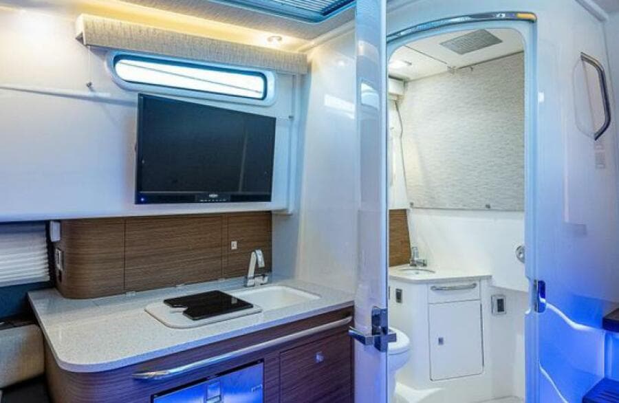 2020 Boston Whaler Outrage