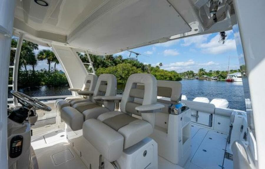 2020 Boston Whaler Outrage