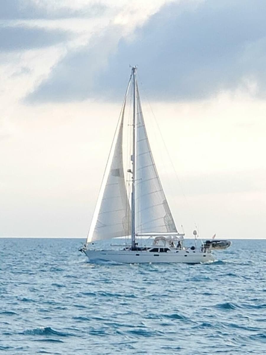 1998 Oyster 485 - Photo 3