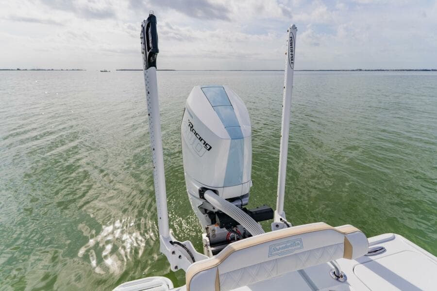 2026 Broadwater Boatworks 25 Bay Cat