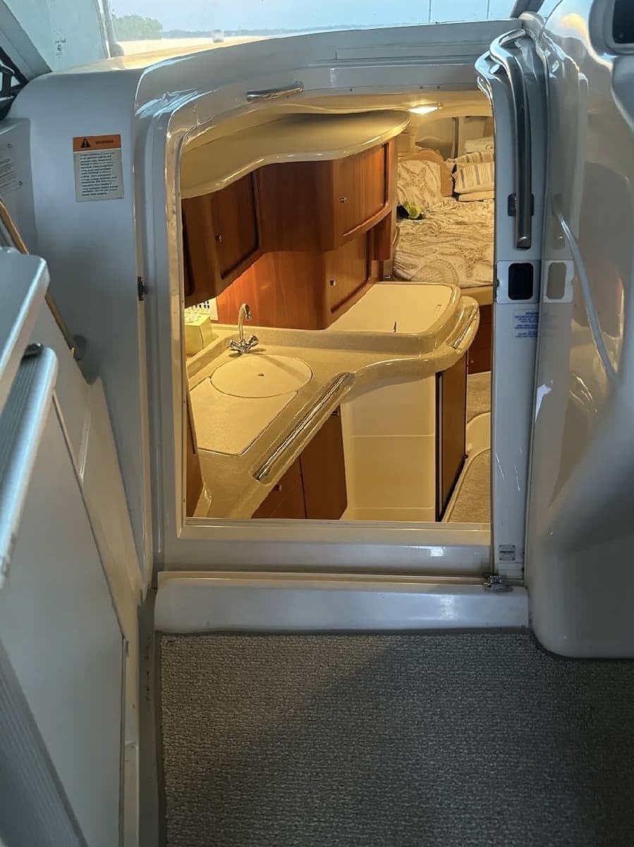 2003 Chris-Craft 328 Express Cruiser - Photo 14