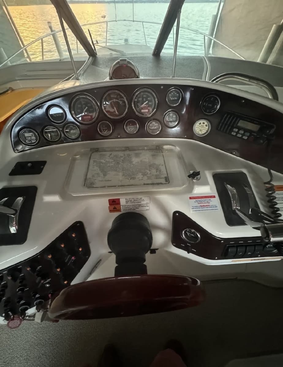 2003 Chris-Craft 328 Express Cruiser - Photo 13