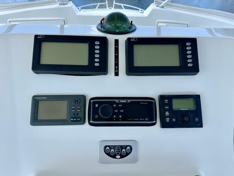 Ocean Yachts 50 GOLD COAST - Fly Bridge Helm