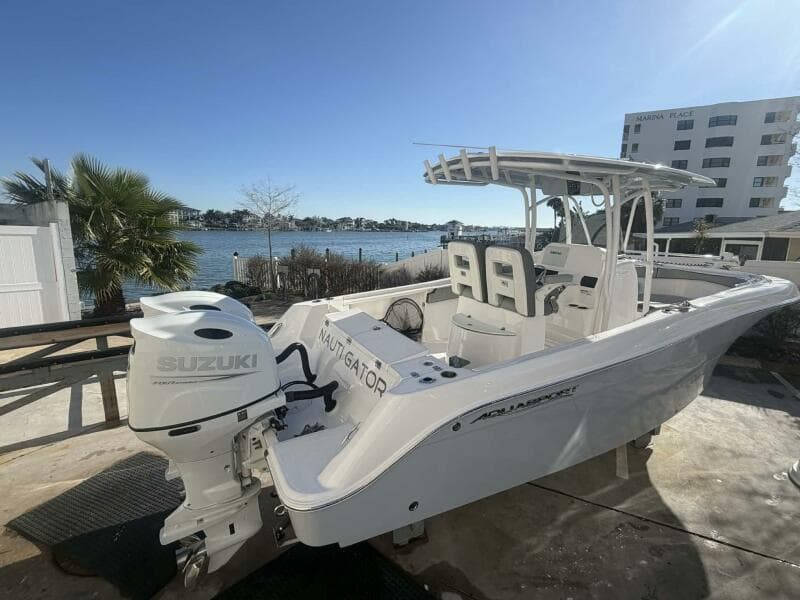 2021 Aquasport 2500 Center Console