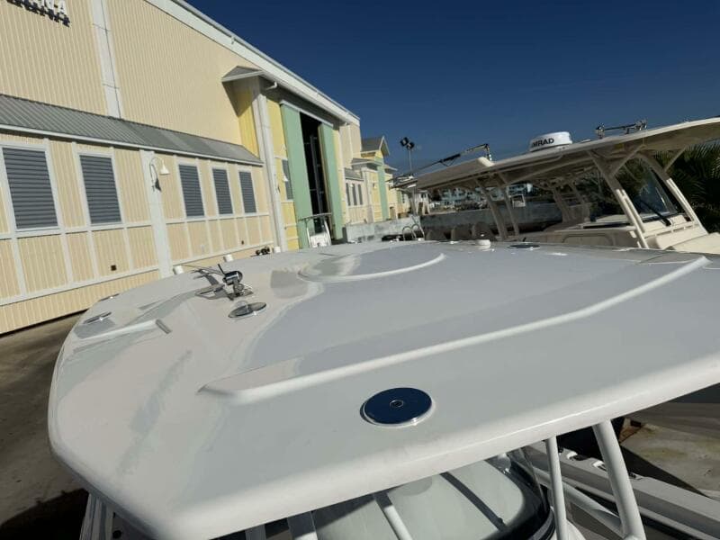 2021 Aquasport 2500 Center Console