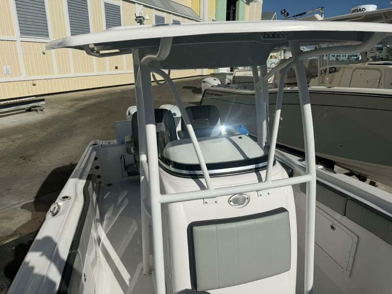 2021 Aquasport 2500 Center Console
