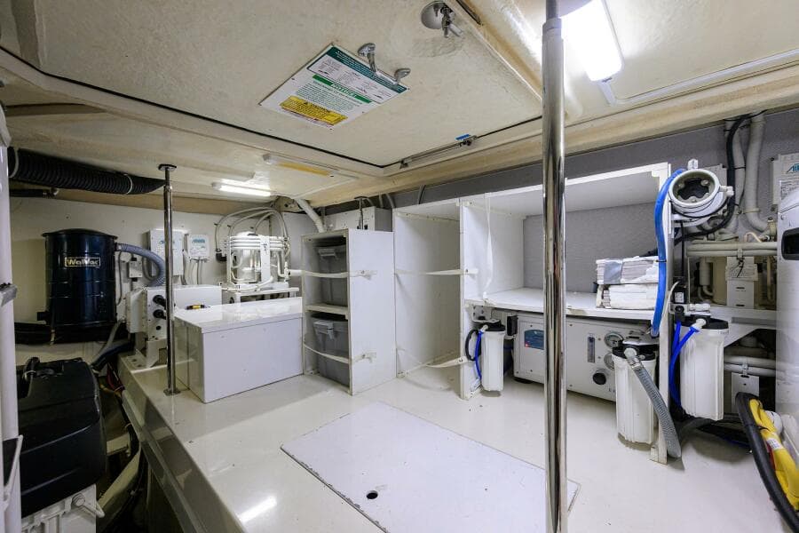 Marquis 66 ANDIAMO - Engine Room