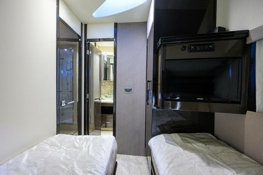 Marquis 66 ANDIAMO - Guest Stateroom