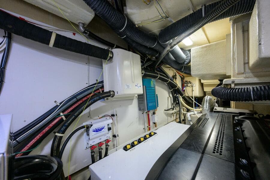 Marquis 66 ANDIAMO - Engine Room