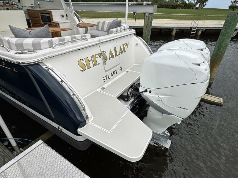Back Cove 34 SHE'S A LADY - Exterior Engines