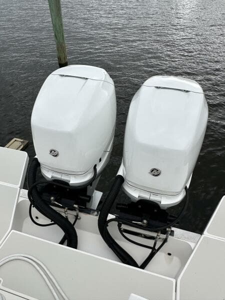 Back Cove 34 SHE'S A LADY - Engines