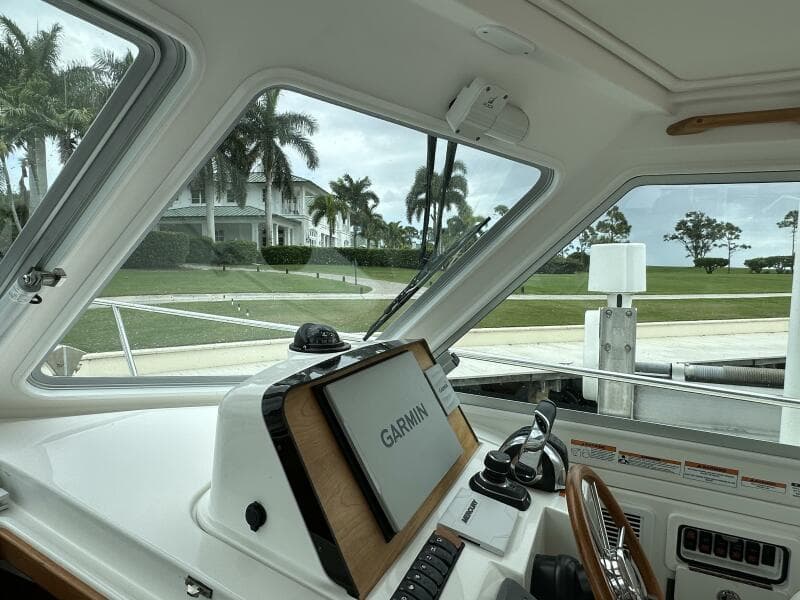 Back Cove 34 SHE'S A LADY - Helm