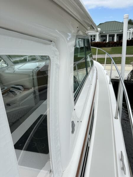 Back Cove 34 SHE'S A LADY - Exterior