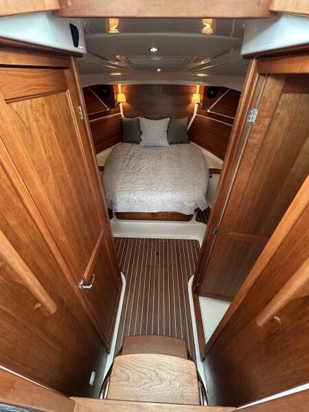 Back Cove 34 SHE'S A LADY - Interior