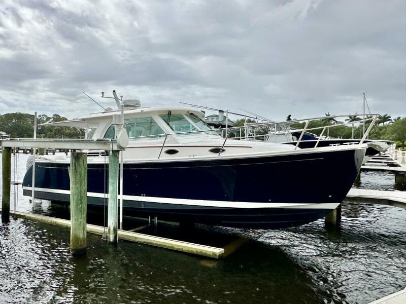 Back Cove 34 SHE'S A LADY - Exterior