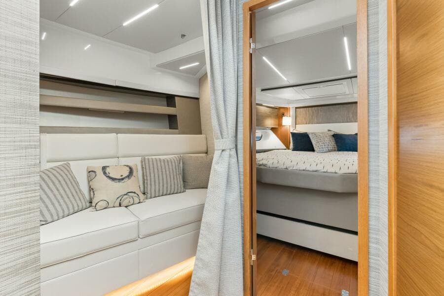 2019 Tiara Yachts C49 Coupe Hallway (2)