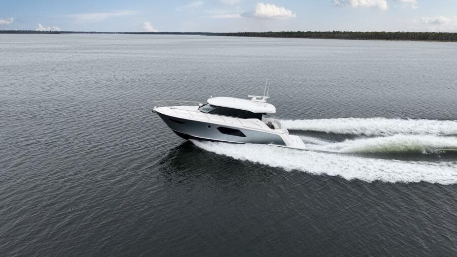 2019 Tiara Yachts C49 Coupe Exterior Profiles (11)