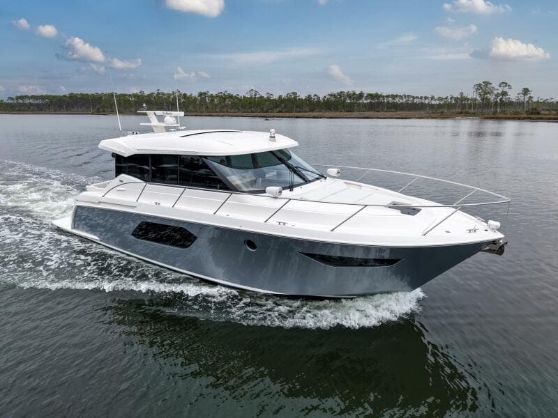 2019 Tiara Yachts C49 Coupe Exterior Profiles (1)
