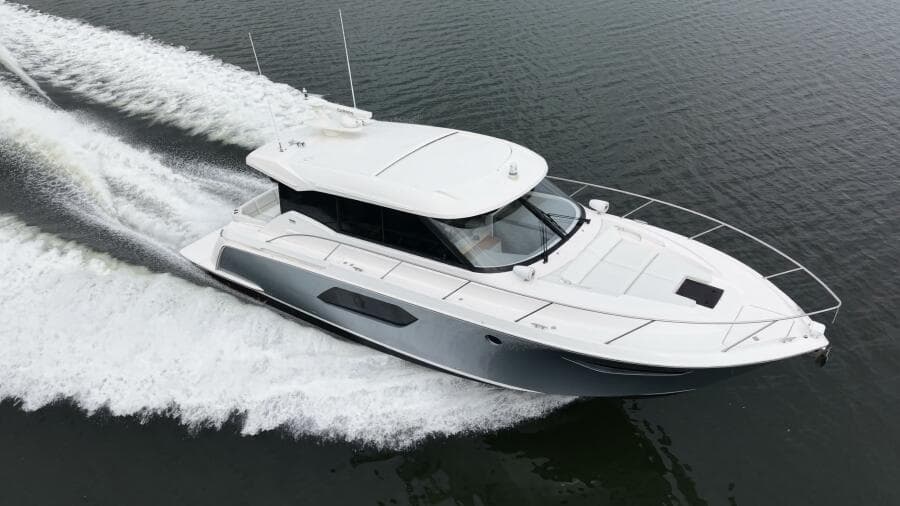2019 Tiara Yachts C49 Coupe Exterior Profiles (12)