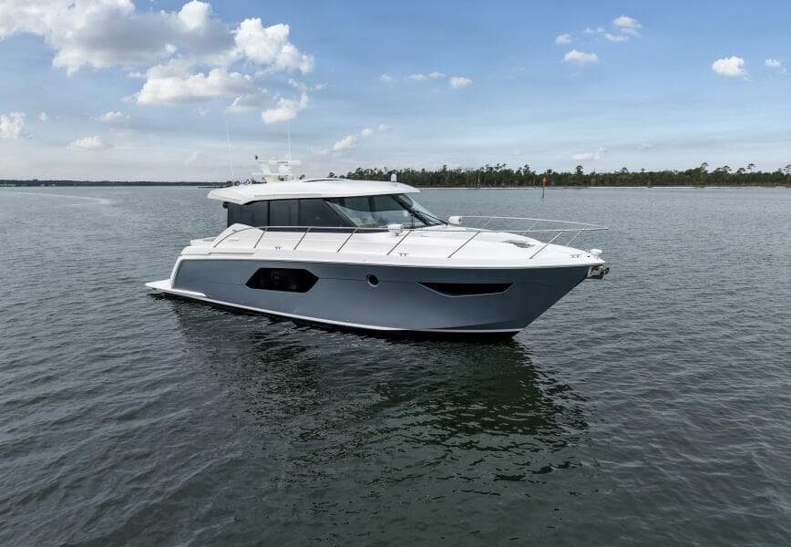 2019 Tiara Yachts C49 Coupe Exterior Profiles (5)