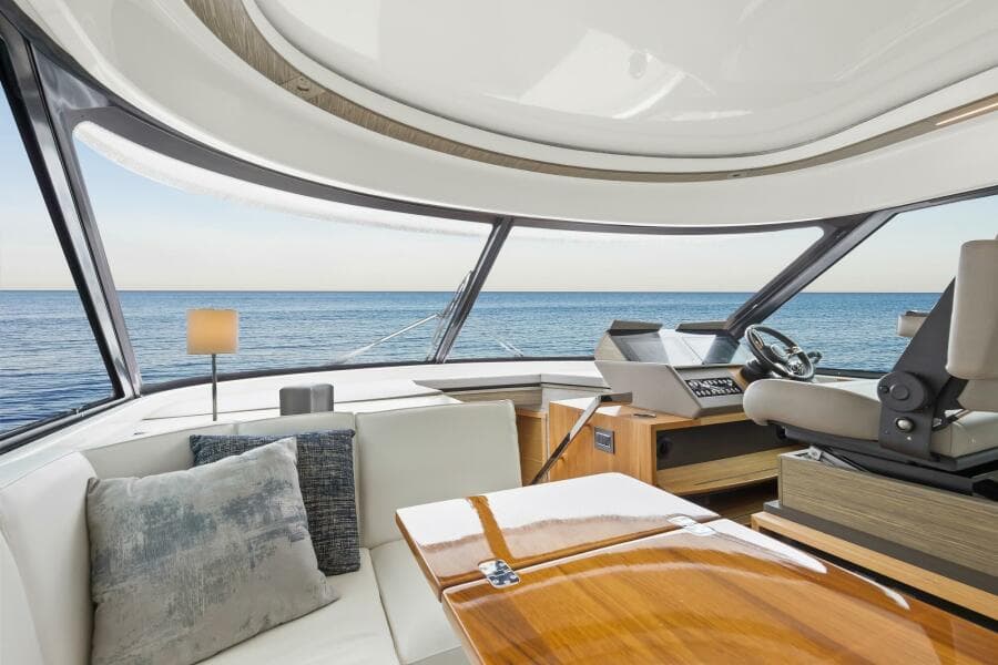 2019 Tiara Yachts C49 Coupe Salon And Bridge (4)