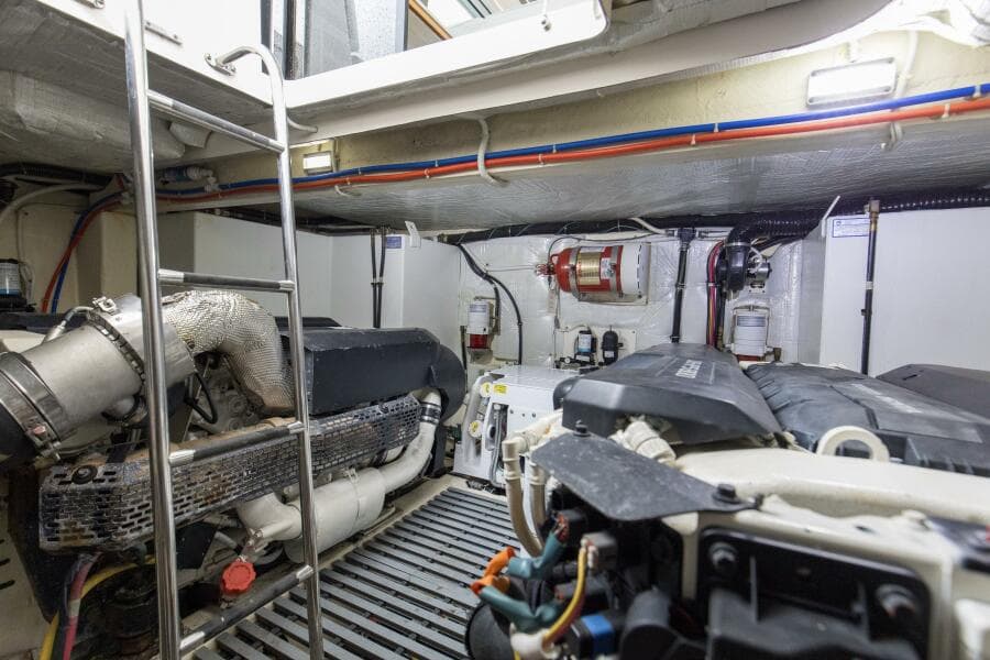 2019 Tiara Yachts C49 Coupe Engine Room (6)