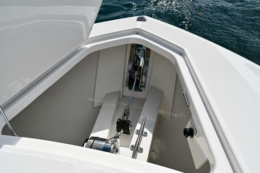 2023 Tiara Yachts 38 LS - Photo 25