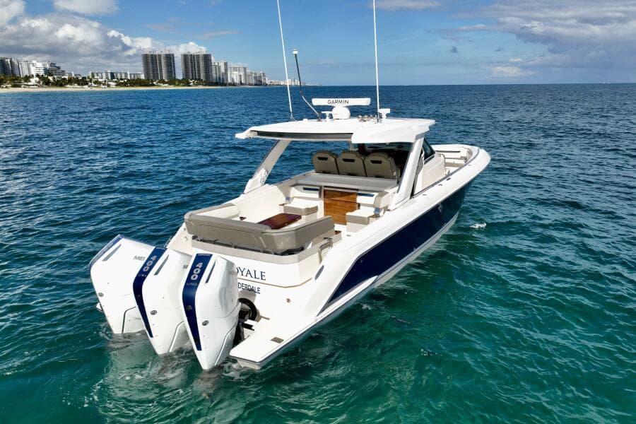 2023 Tiara Yachts 38 LS - Photo 28