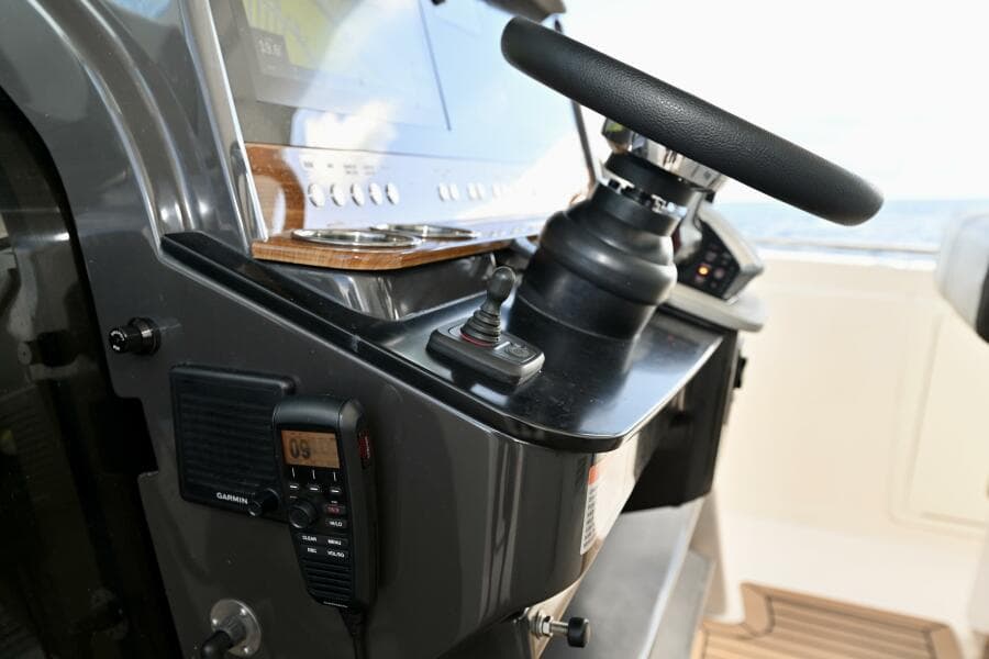 2023 Tiara Yachts 38 LS - Photo 13