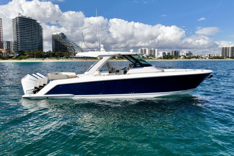 2023 Tiara Yachts 38 LS - Photo 5