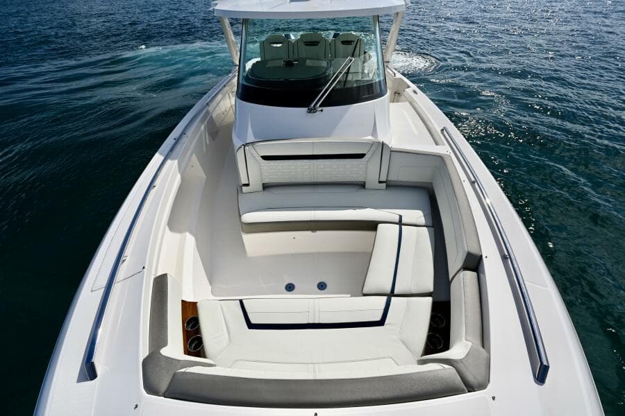 2023 Tiara Yachts 38 LS - Photo 23