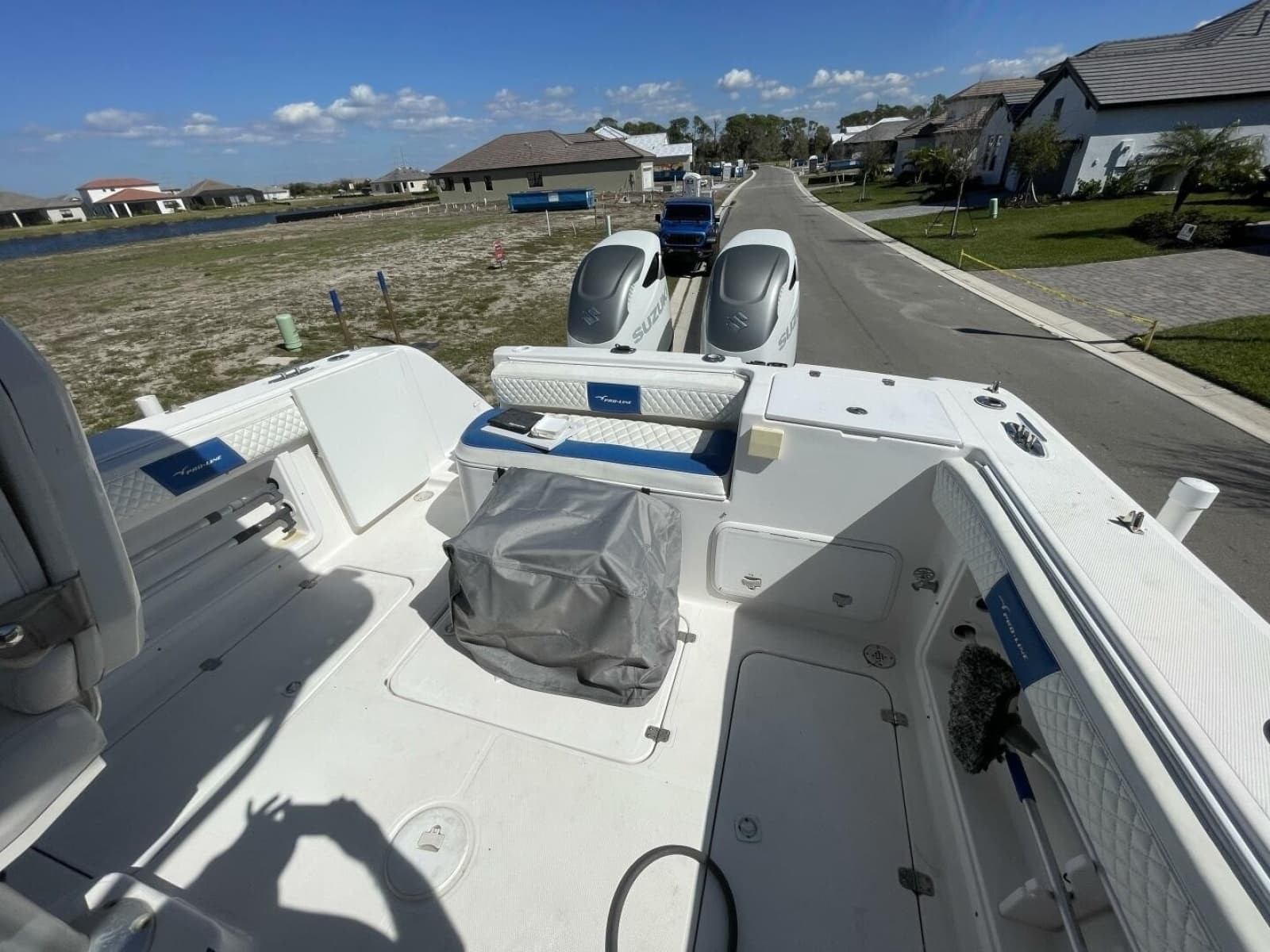 2004 Pro-Line 30 Express Walkaround - Photo 37