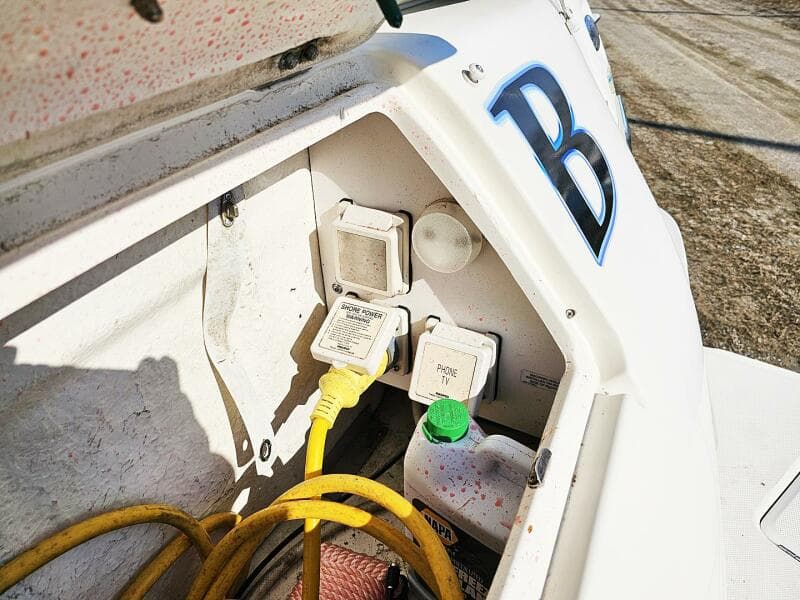 2004 Sea Ray 300 Sundancer - Photo 34