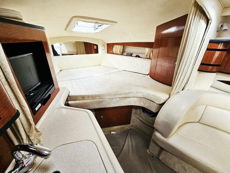 2004 Sea Ray 300 Sundancer - Photo 9