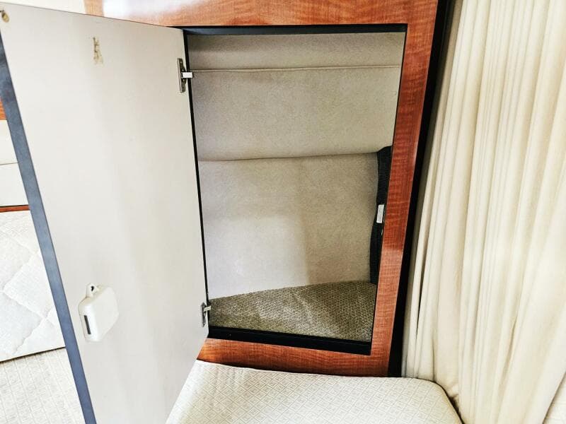 2004 Sea Ray 300 Sundancer - Photo 38