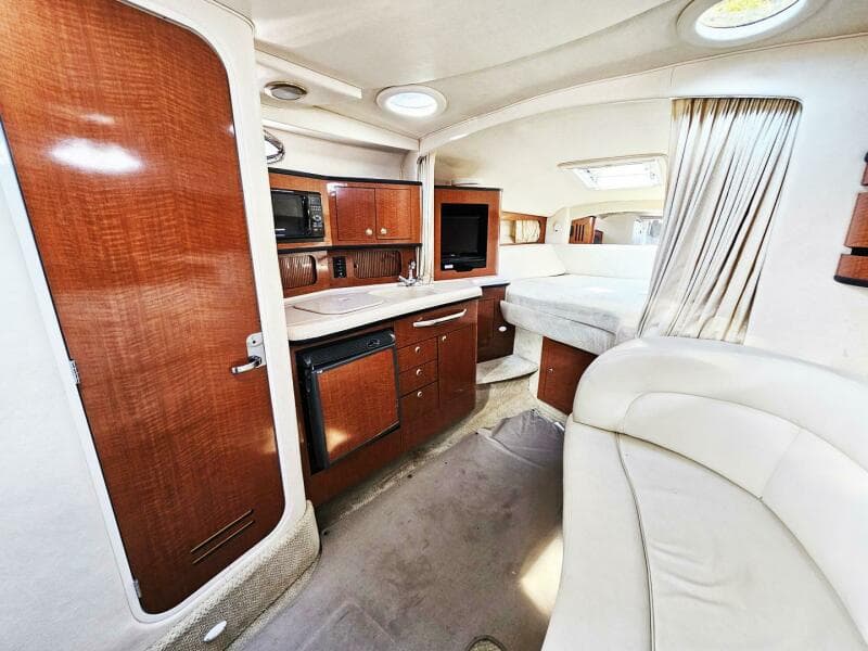 2004 Sea Ray 300 Sundancer - Photo 14