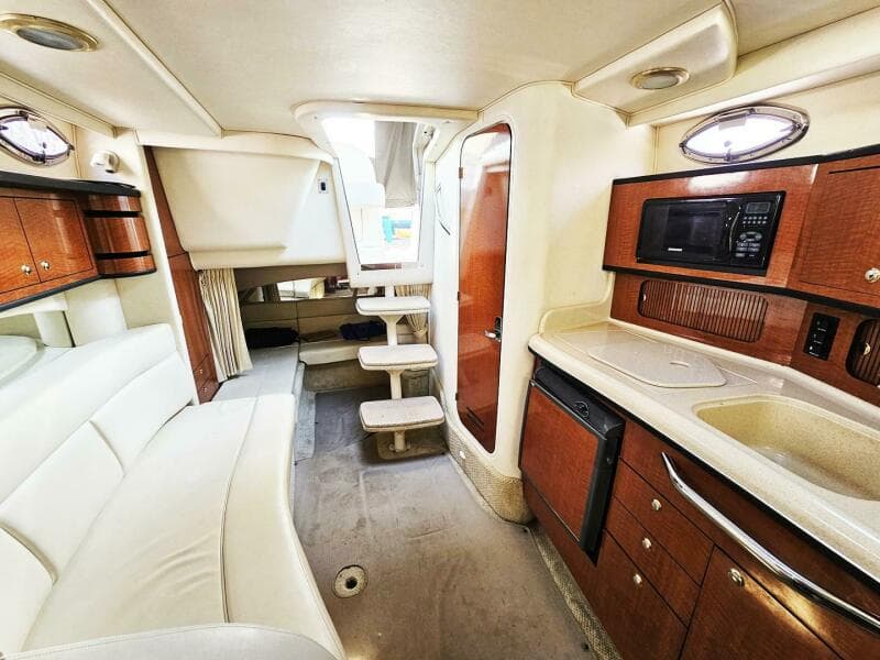 2004 Sea Ray 300 Sundancer - Photo 10