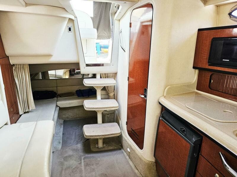 2004 Sea Ray 300 Sundancer - Photo 11