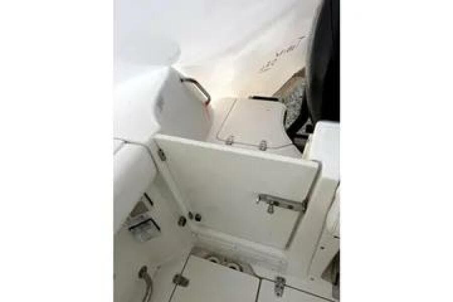 2014 Boston Whaler 285 Conquest