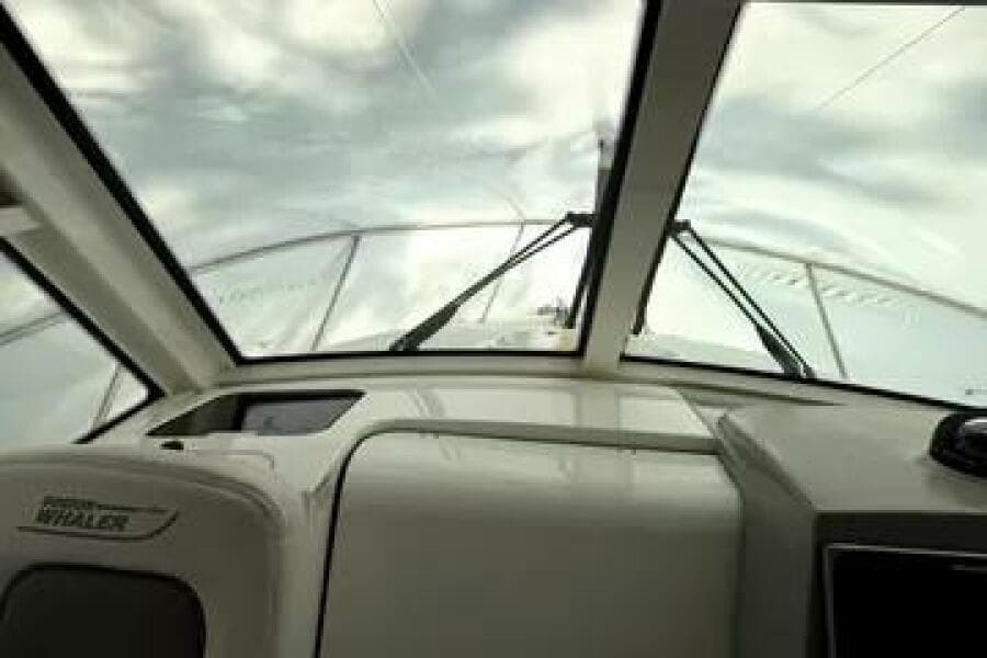 2014 Boston Whaler 285 Conquest